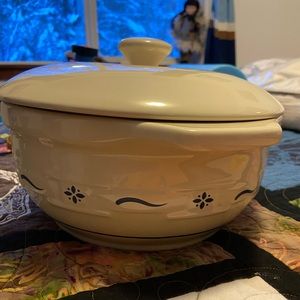Longaberger “Woven Traditions” Covered Baking Dish